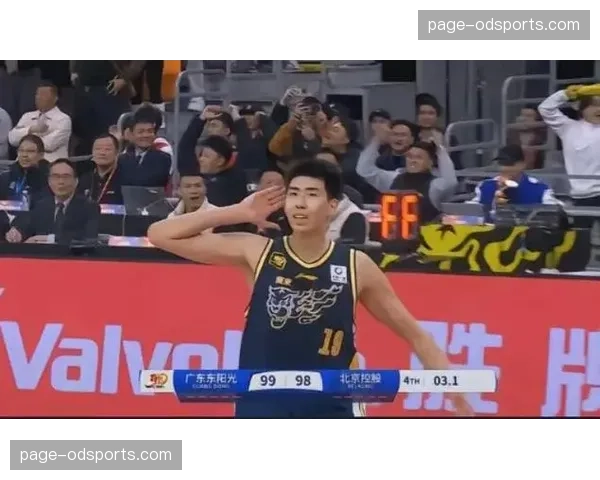 广州徐昕11+10助攻两双 年轻中锋策应能力提升进攻层次