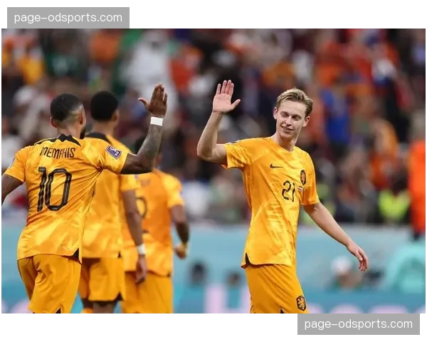 德容缺席荷兰中场控制力 巴萨核心伤情迫使范加尔调整中场组织架构 德容缺席荷兰中场控制力 巴萨核心伤情迫使范加尔调整中场组织架构